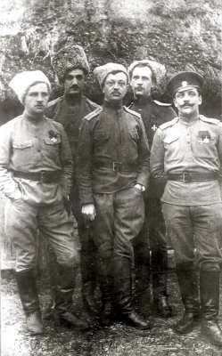 Na frontě v Karpatech, zleva dobrovolníci Šidlík, Eisenberger, praporčík Švec, Podmol a Kouklík