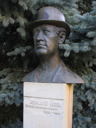 Busta Jiřího Šlitra