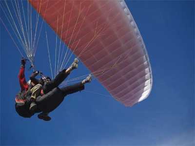Paragliding tandem v severozápadních Čechách
