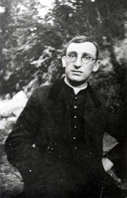 Mladý kněz Štěpán Trochta