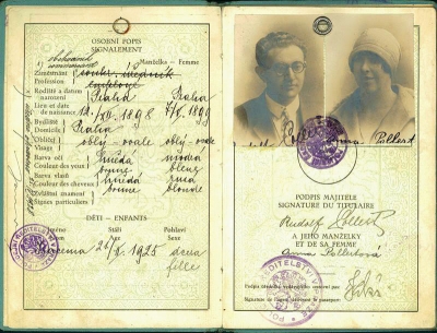 Anna Pollertová s manželem Rudolfem, cestovní pas