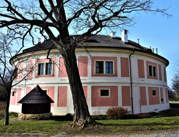 Chodovská tvrz