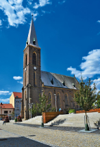 Na kole z Kralup až na svatováclavskou Budeč