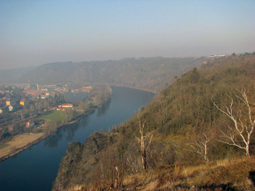 Pod větrušickými skalami