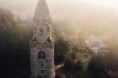 Vrch Háj s Bismarckovou rozhlednou