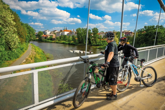 Výhled na Labskou stezku a město Kolín