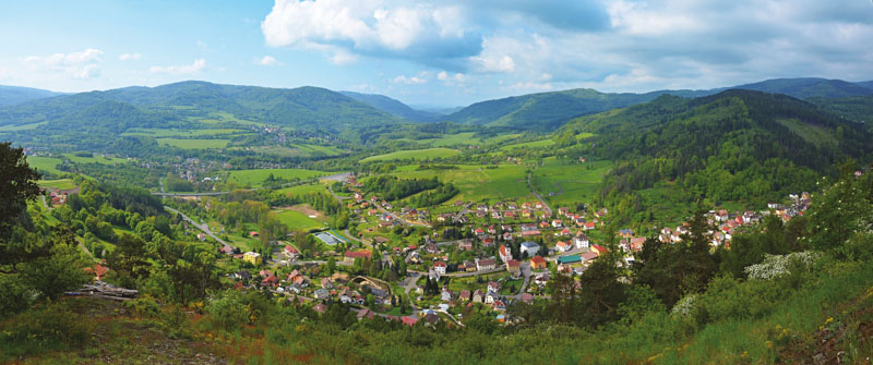 Blick auf Perštejn von Špičák