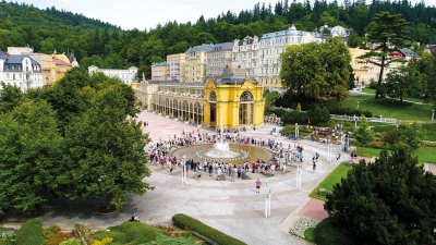 Kolonnade und Singende Fontäne