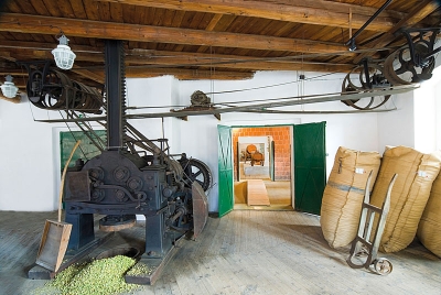Muzeum chmielu - prasowanie chmielu