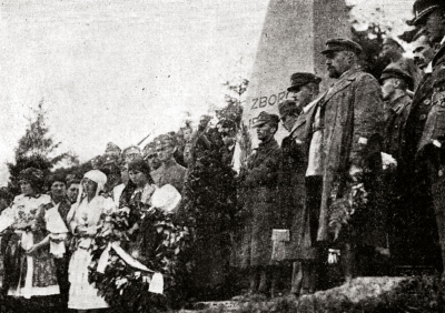 Slavnostní odhalení pomníku na počest obětí bitvy u Zborova v Železné Rudě 13. července 1919