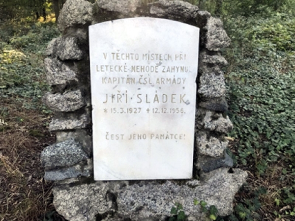Pomník kpt. Jiřího Sládka