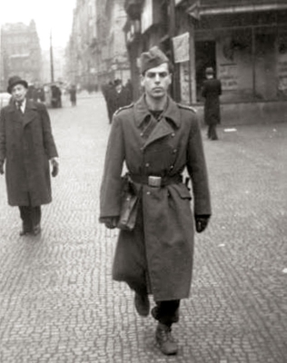 Petr Erben jako voják, Praha 1946