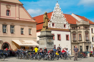 Zažijte Tábor … ze sedla kola