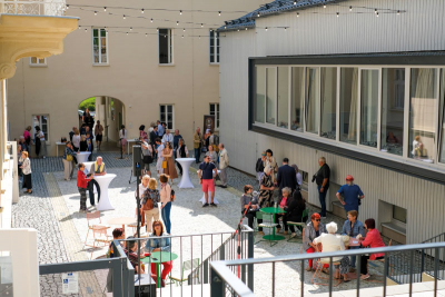 Veranstaltung im Innenhof des Chopin­‑Hauses