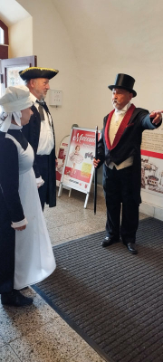 „Německy by se hádala do šatlavy s ní“ 
Rettig  s drábem a služkou