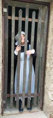 Potrestaná služebná v šatlavě