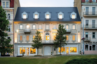 Nedohrané nokturno: školní výlet, který vtáhne do příběhu