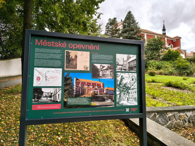 Historyczna ścieżka przez miasto