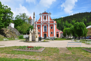 Hradní věž a kostel sv. Martina