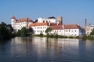 Around Jindřichův Hradec on foot and on bike
