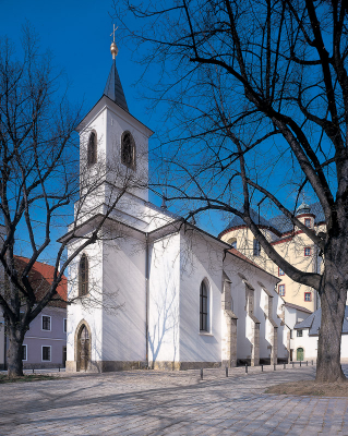 Toulovcovo nám. – kostel Rozeslání sv. Apoštolů