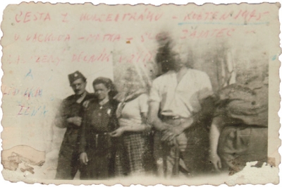 Věra s maminkou v květnu 1945