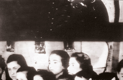 Film Kurta Gerrona „Theresienstadt“,
scéna z dětské opery Brundibár (Anna první zleva)