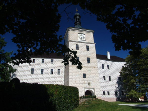 Zámek Březnice