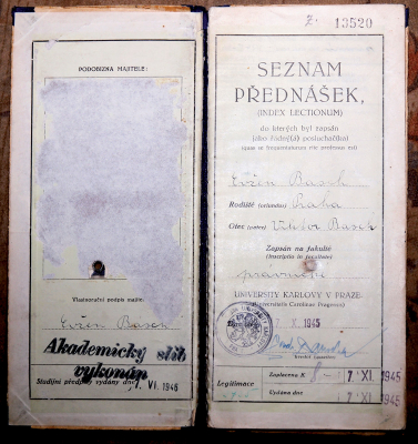 Index Karlovy univerzity z roku 1945