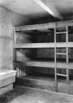Cela na čtvrtém dvoře Malé pevnosti Terezín