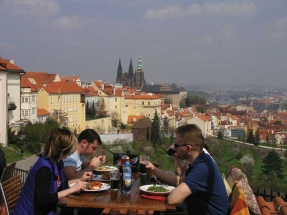 Cesta po pivovarech, pivnicích a vinicích