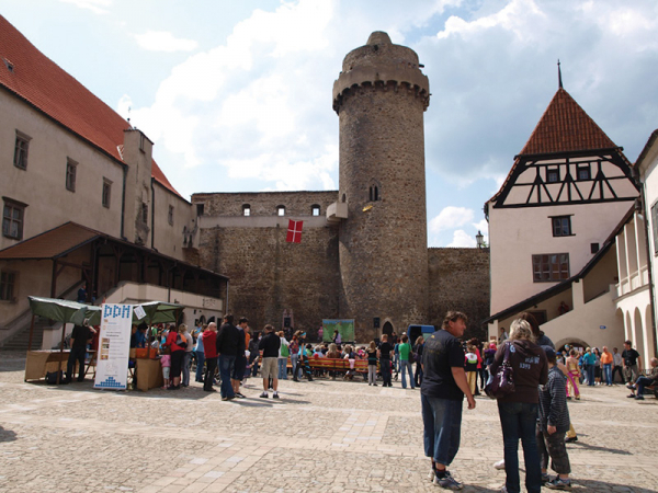 Navštiv a doporuč...