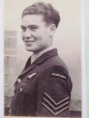 Jiří v uniformě britského
královského letectva