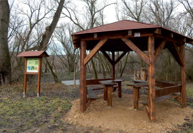 Objevte hustopečské tůně Výlet zpříjemní nová posezení a info tabule