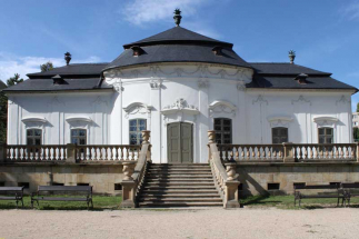 Letohrádek Mitrovských