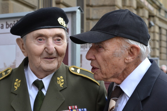 Zemřel Stanislav Hnělička, bojovník od Tobrúku