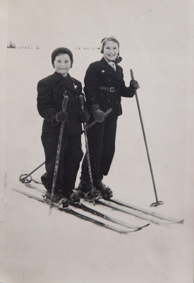 Věra in the mountains, about 1937
