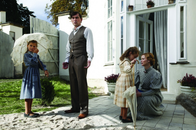 Czy oglądasz serial Manor House?