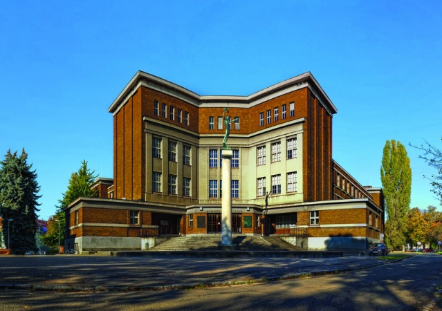 Gdzie się znajduje Salon republiki?