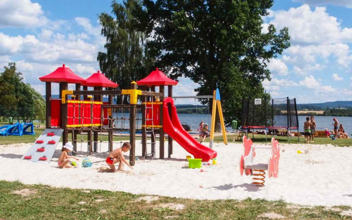 Výlet k Jesenické přehradě s koupáním