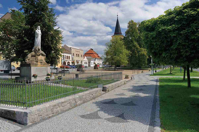 Ze Spáleného Poříčí do Brd – co by kamenem dohodil