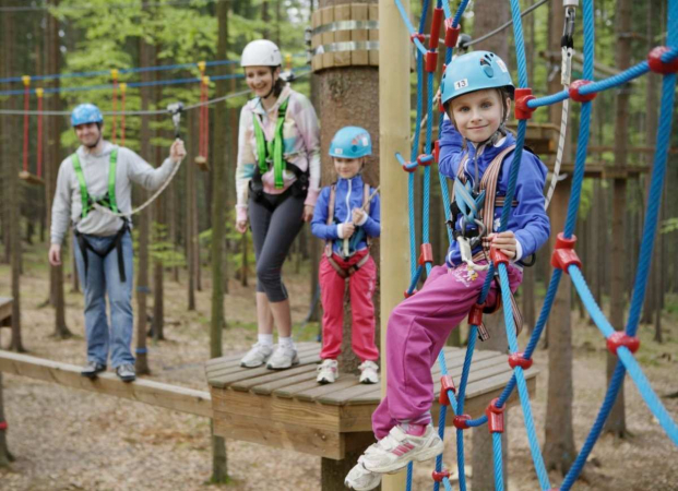 Lanový park a obora Linhart