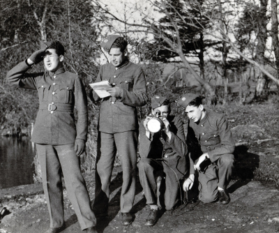 n England he graduated from army with his friends.
Hugo the fi rst from the left