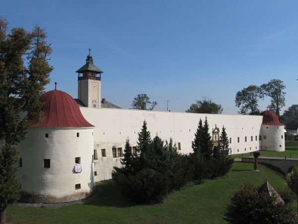 Dřevohostický zámek