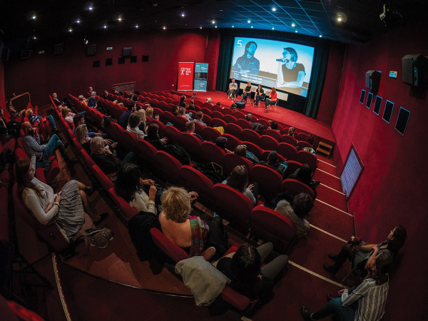 Lato należy do Karlowych Warów, jesień do Pragi