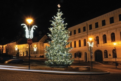 Adventsstimmung auf dem Platz von Klášterec