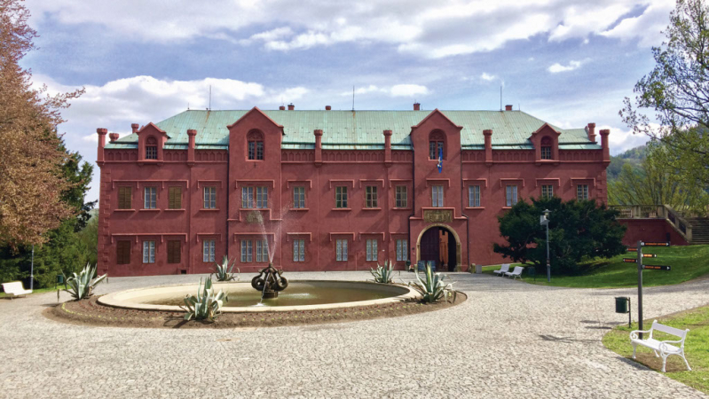 Schlossfront