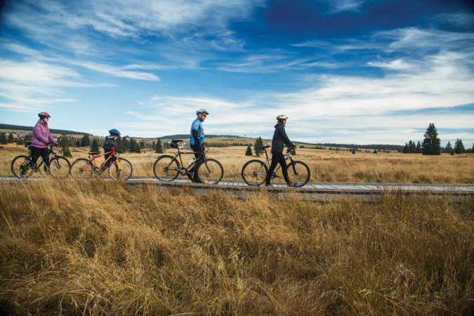 Rowerzyści niedaleko Božího Daru