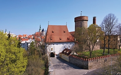 Bechyňská brána a věž Kotnov
