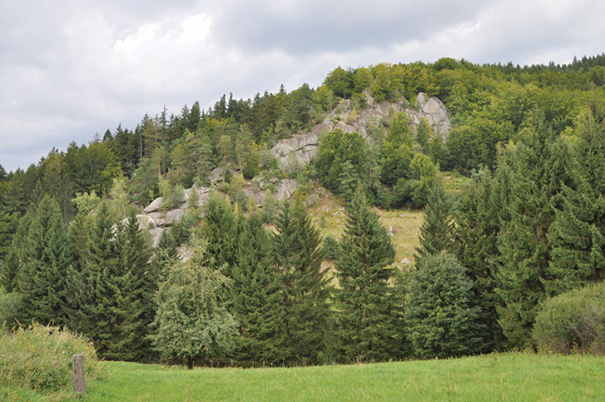 Pulčínske skály so zvyškom hradu
